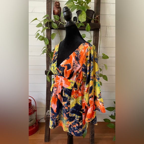 Betsey Johnson: Ruffled Floral Boho Blouse - Picture 11 of 17